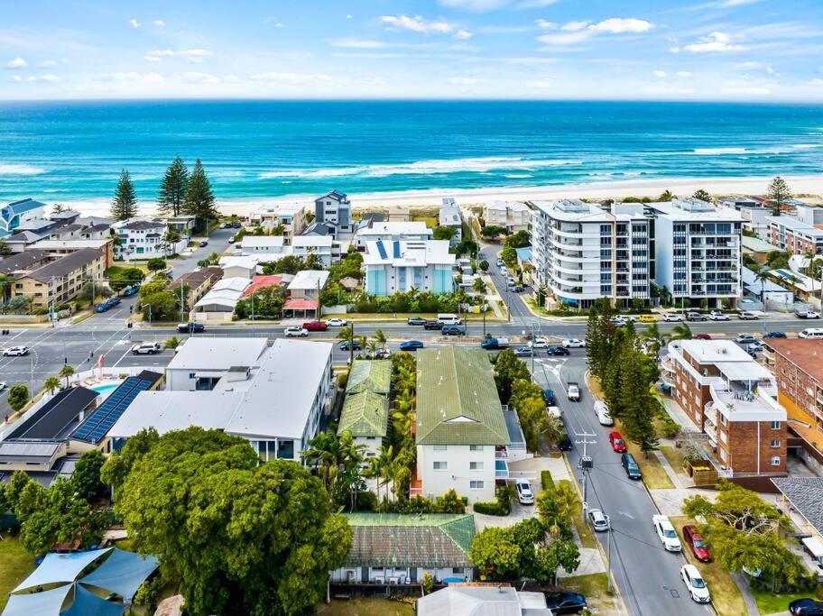 Samuel Grove * Gold Coast